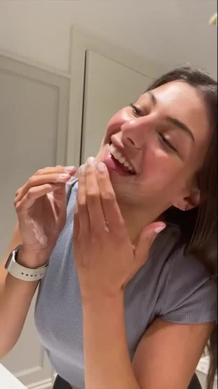 Kosmetik Video af Rebecca for tommi skin