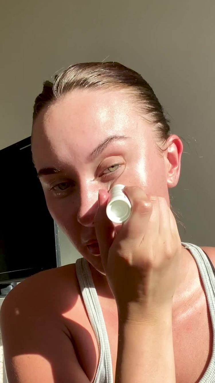 Kosmetik Video af Mai for Maxiblock Sunscreen Australia