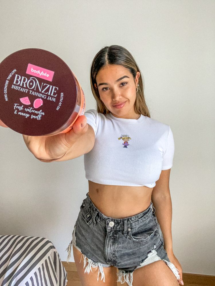 Cosmetics Photo of Alejandra for BRONZIE