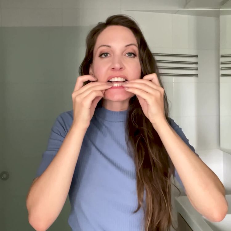 Cosmetics Video of Alexandra for ProWhitening