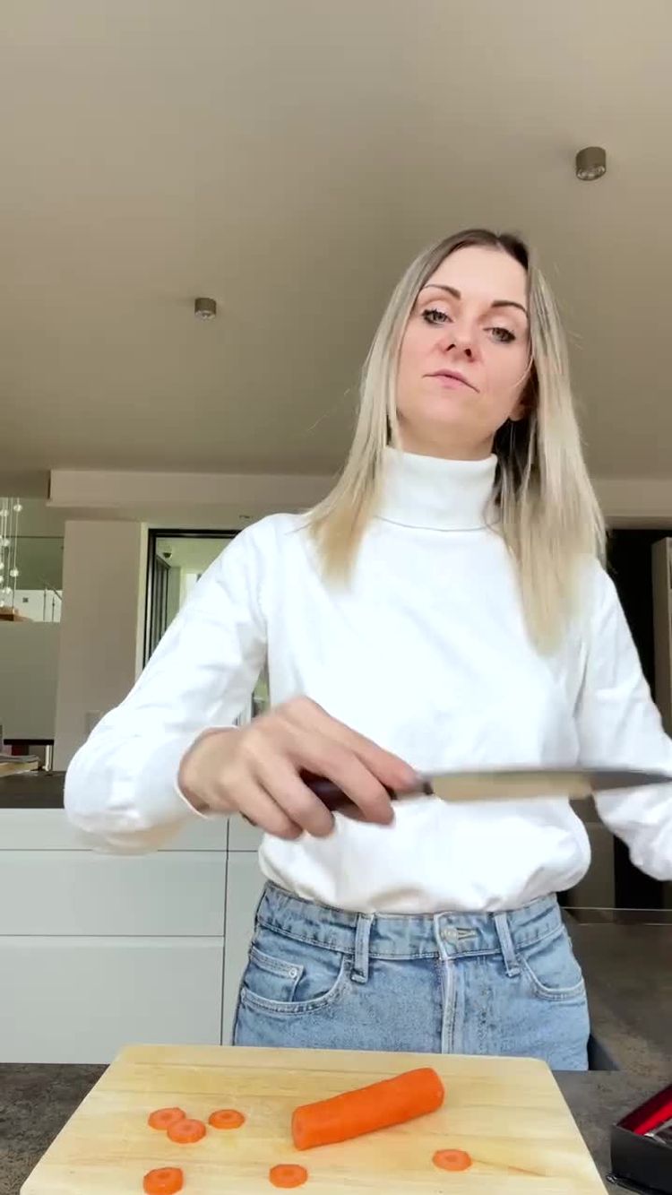 Video di Roxana per Küchen Kompane