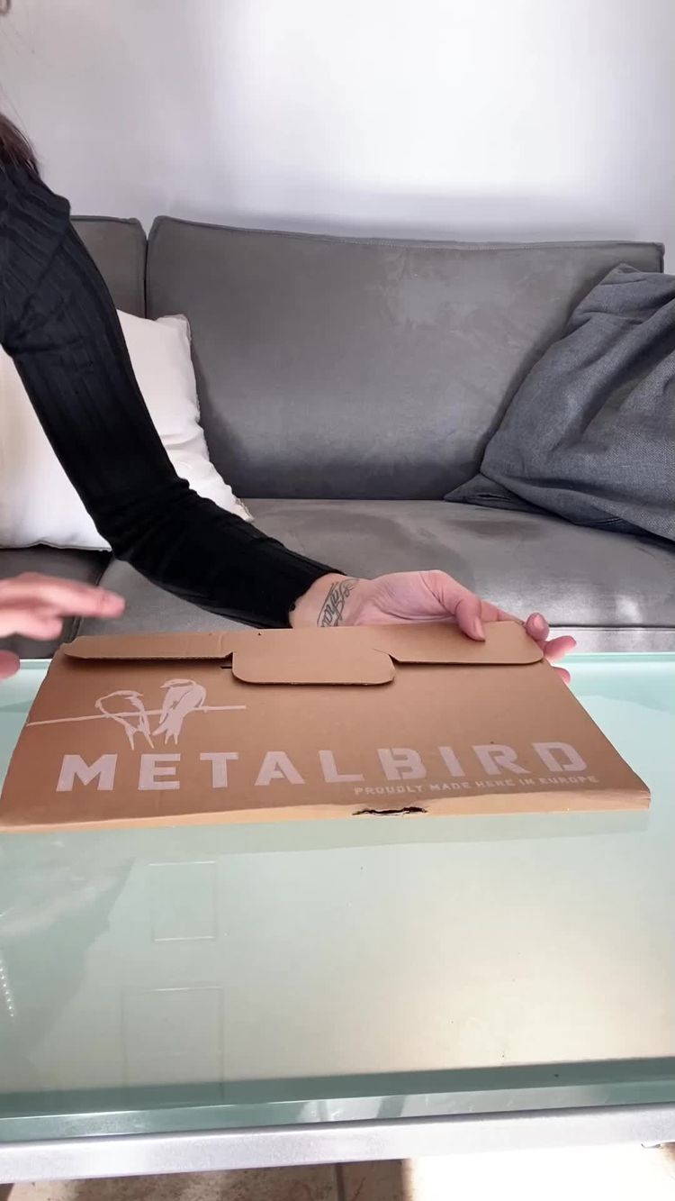 Heim Video von Sara für Metalbird