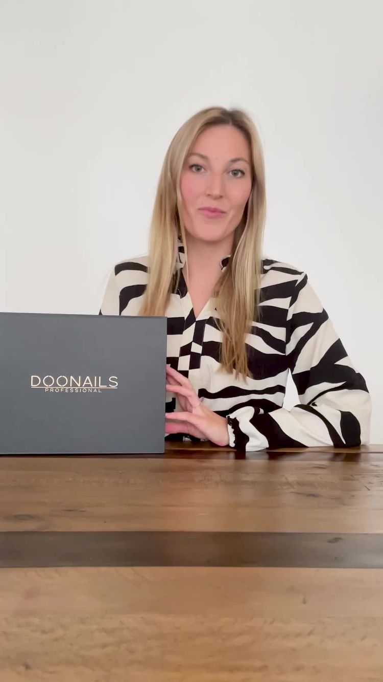 Cosmétiques Vidéo de Laura pour DOONAILS