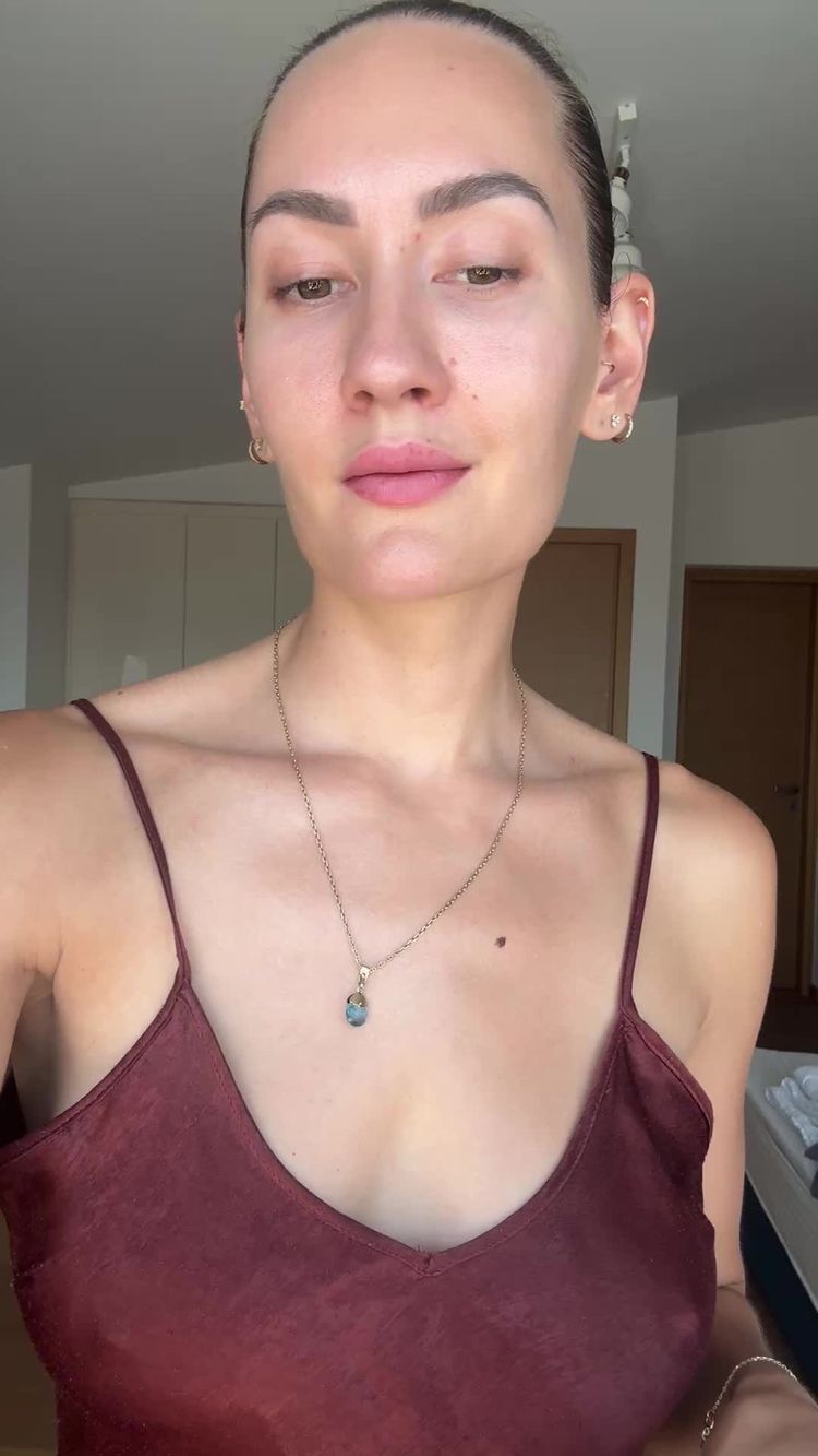 Accessoires Video van Laila voor LINEARGENT