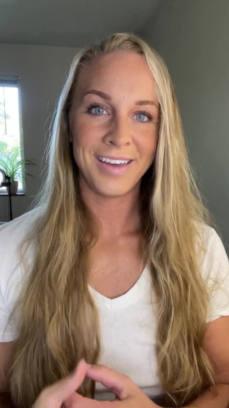 Moda Video od Courtney za Barestep