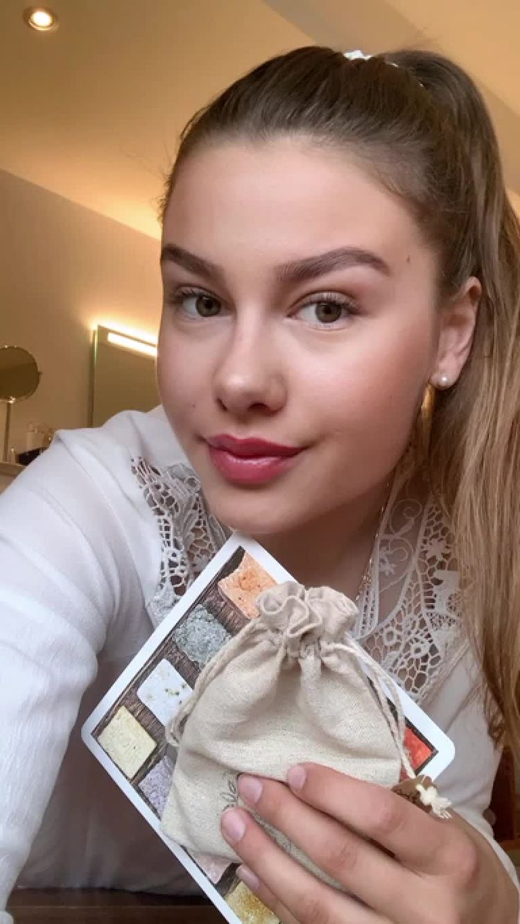 Cosmetics Video of Lena for Seifenmeisterei