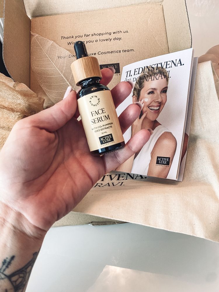 Hautpflege Foto von Marjeta für Derma-Luxe Cosmetics