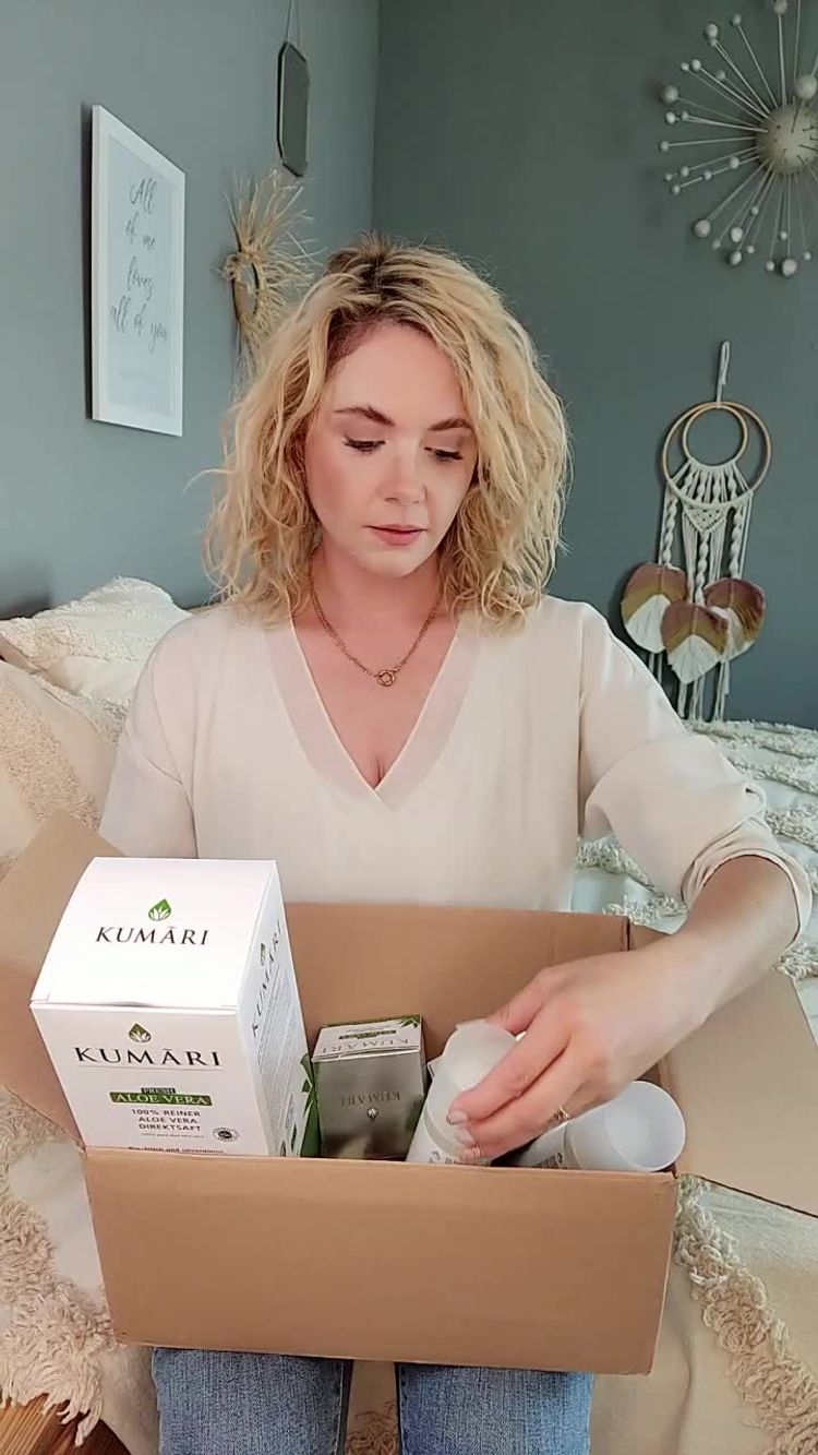 Kosmetik Video von Andrea für KUMARI