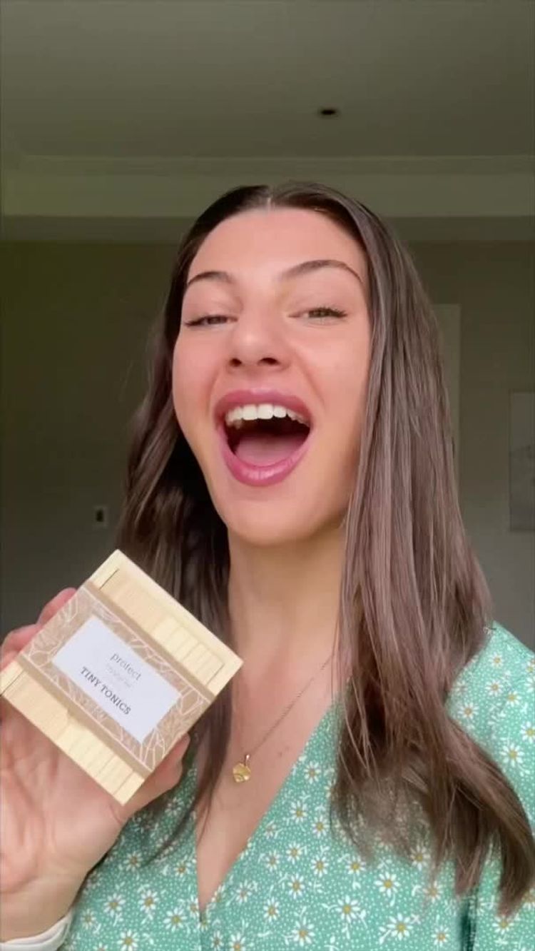 Cosmetics Video of Rebecca for Tiny Tonics