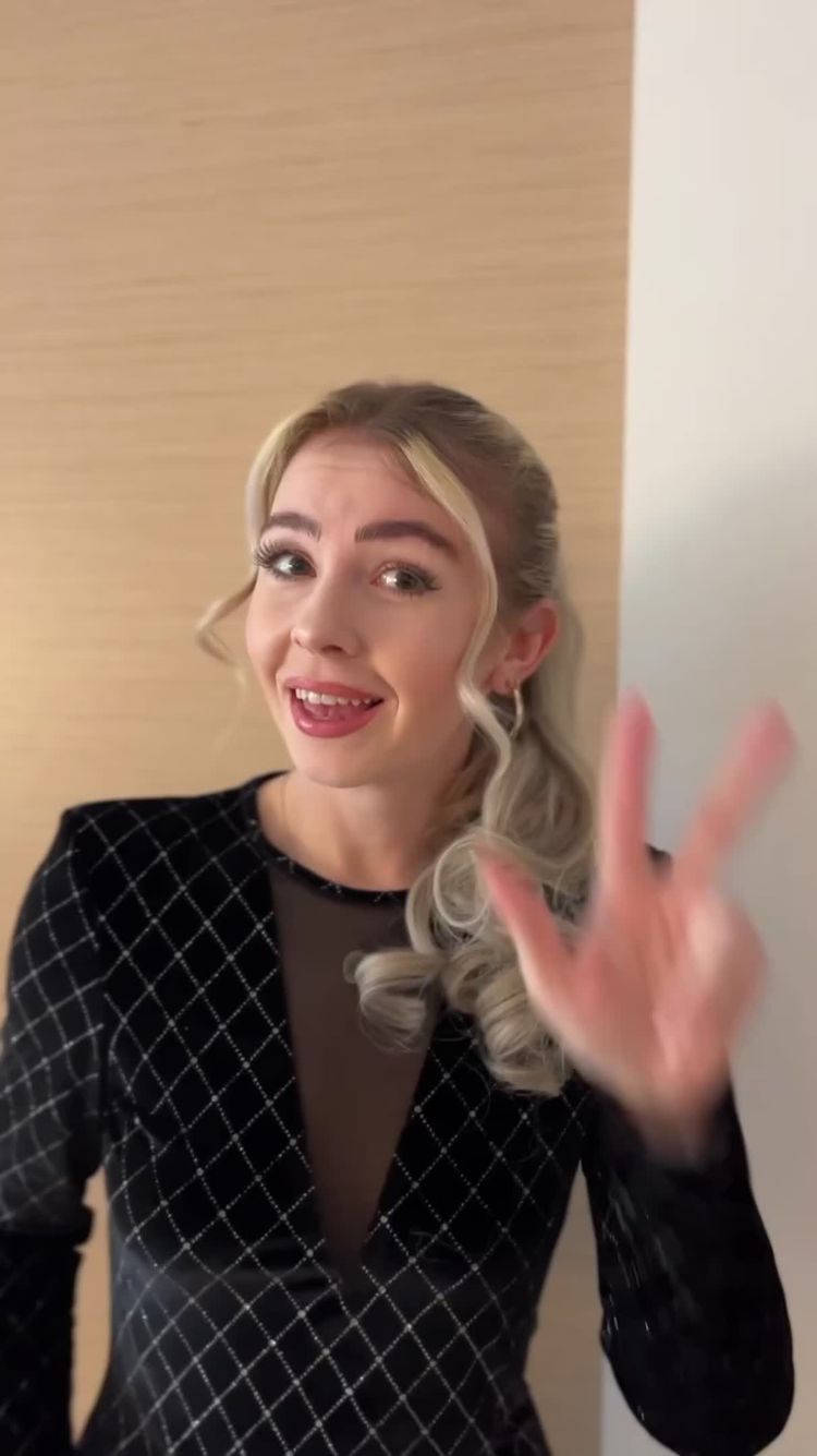 Accessories Video of Julia for Nuelle Diamonds