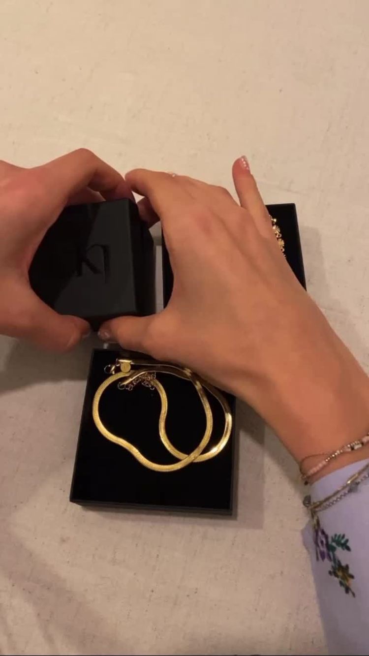 Accessoires Vidéo de Cassandra pour Camilla Kroeyer Jewelry