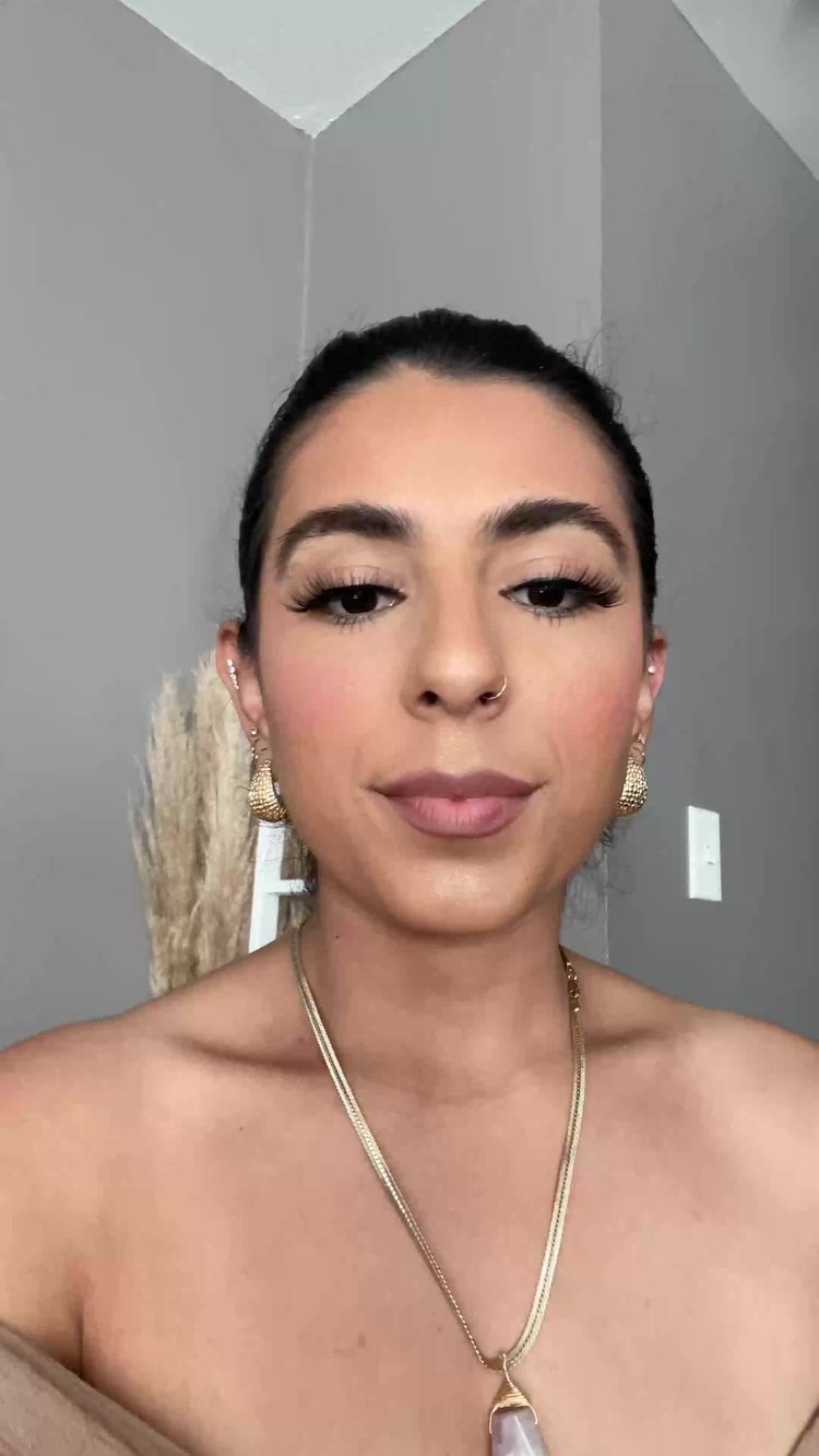 Kosmetik Video af Bryana for Alamar Cosmetics