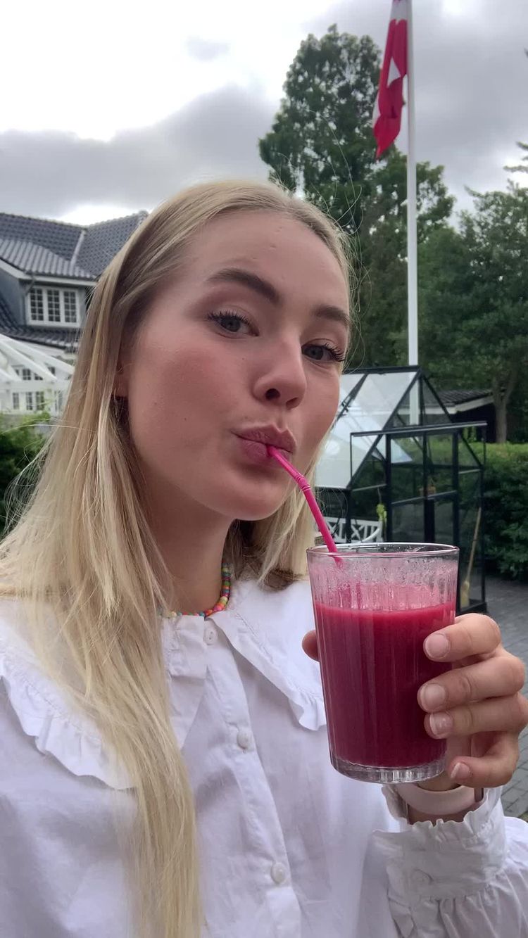 Healthy Video of Amalie for ColonBroom
