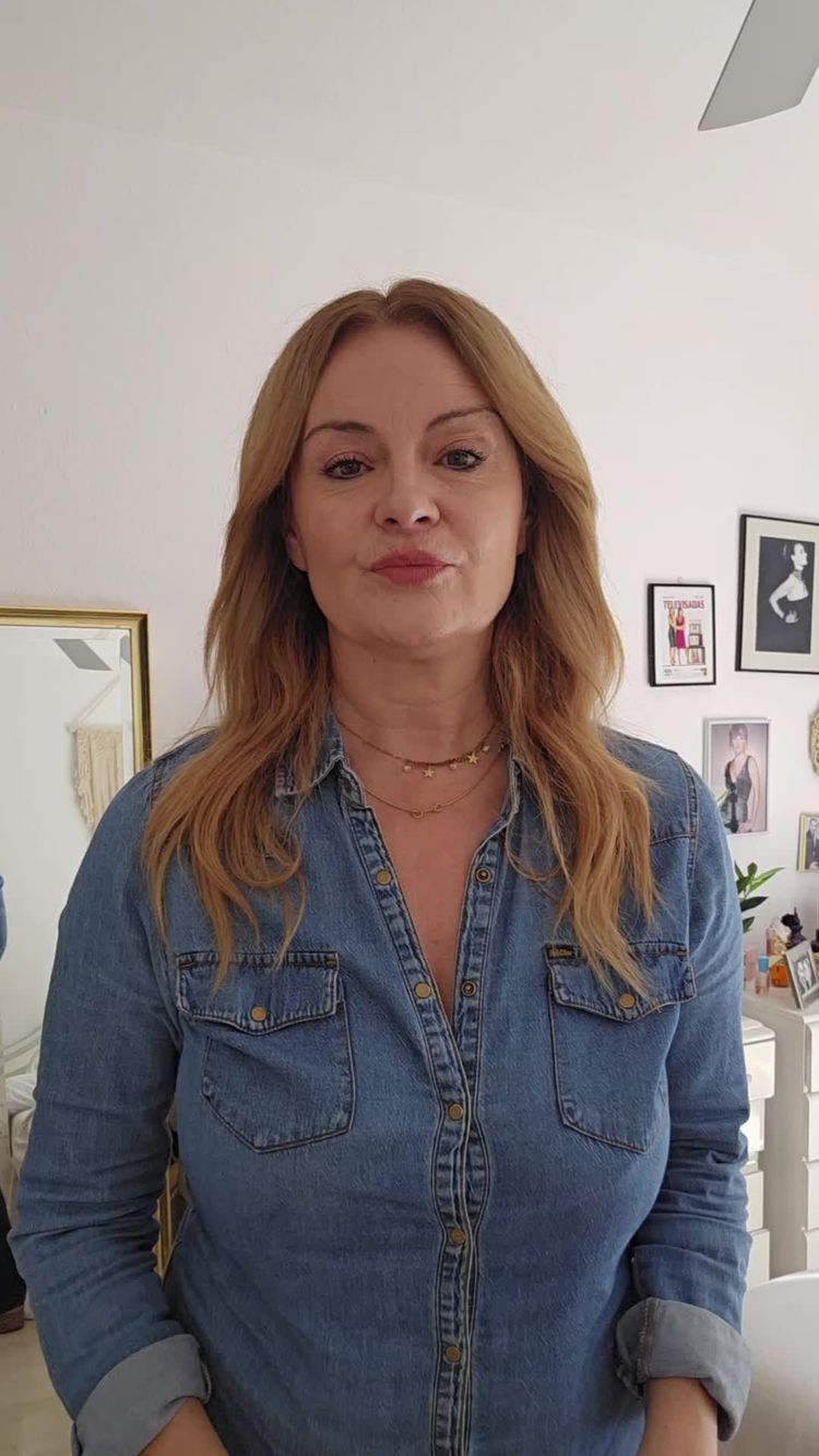 Aplicaciones y Servicios Digitales Video of Josefina for Hypnozio