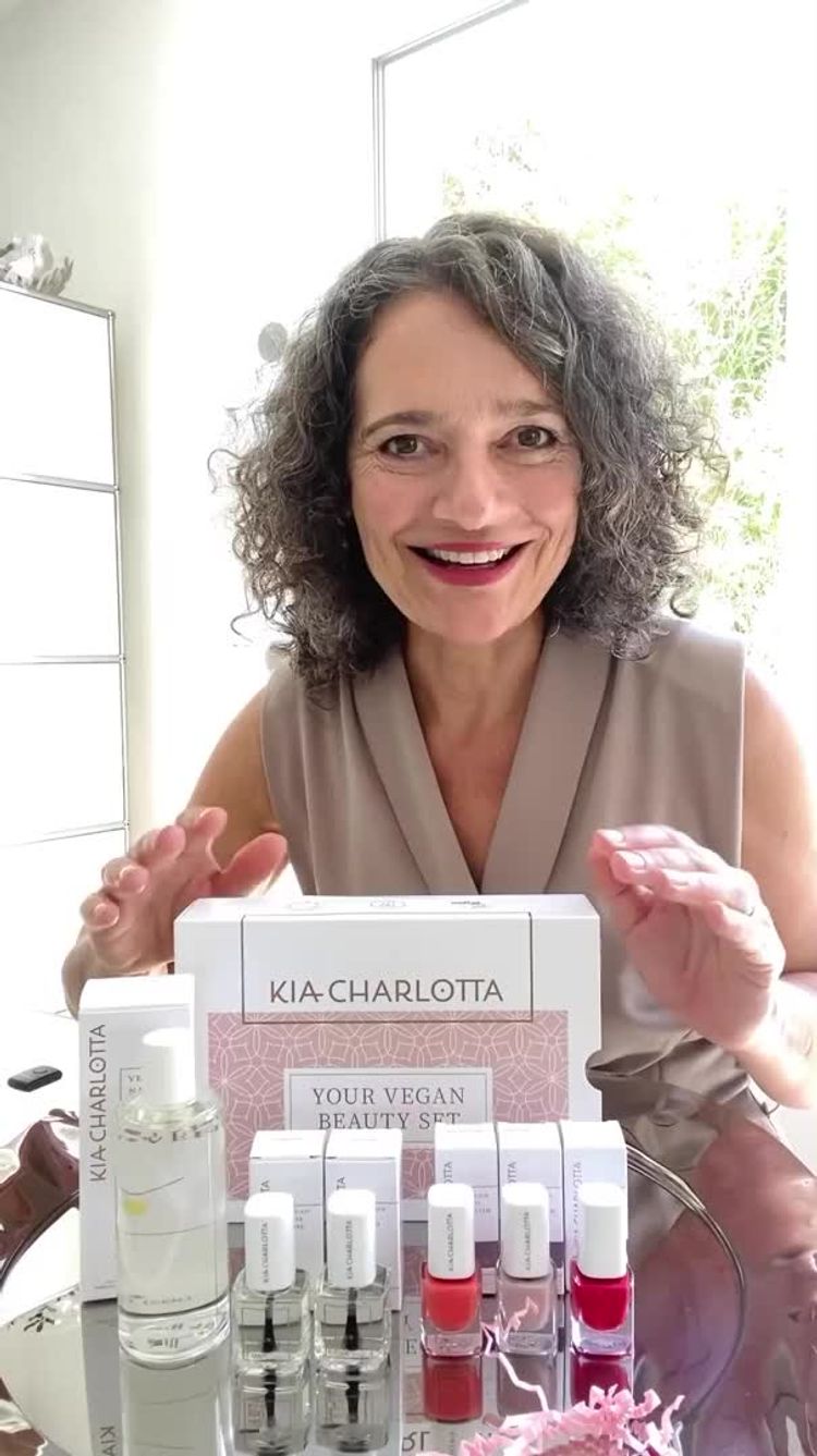 Cosmetics Video of Claudia for Kia Charlotta