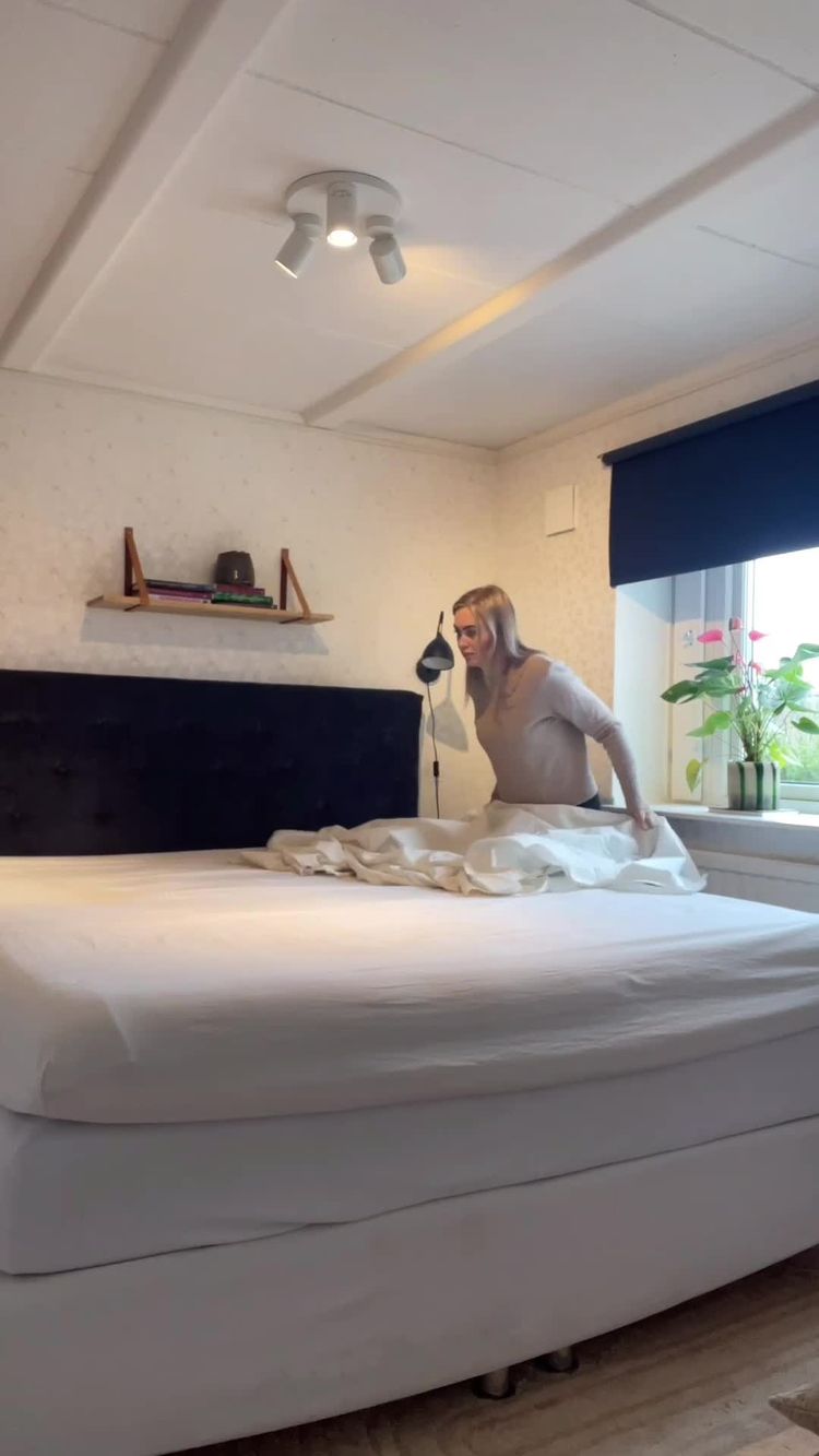 Forbruksvarer Video av Sara for Grounding of Sweden