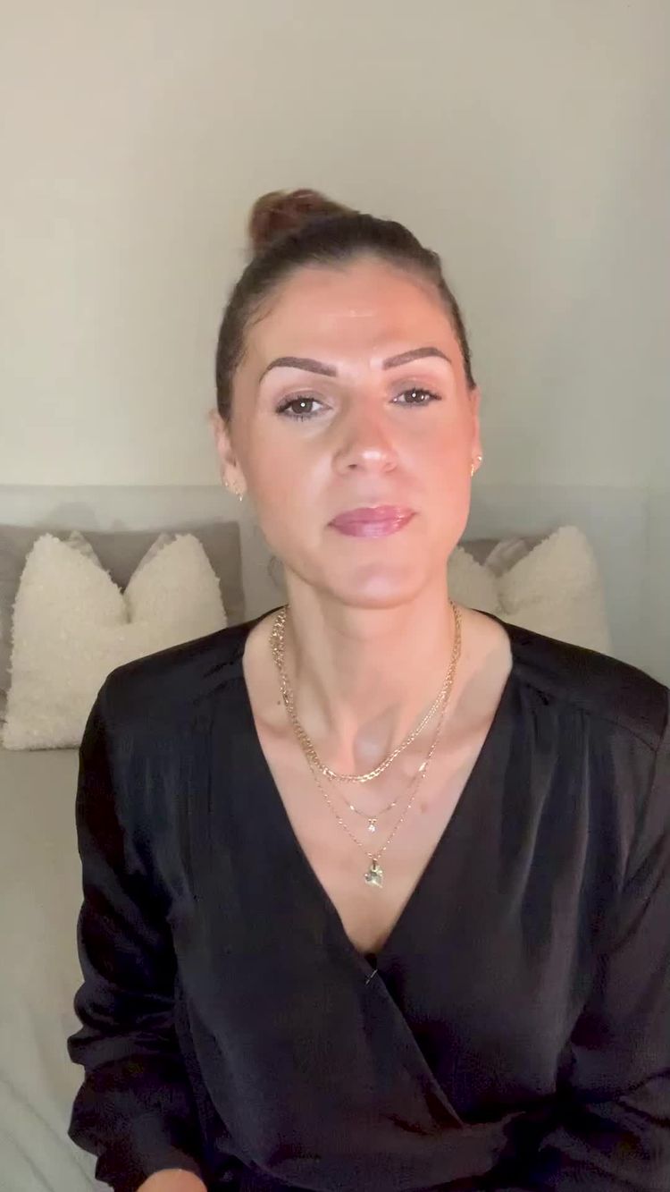 Cosmetics Video of Vlora for Naturlig Hud
