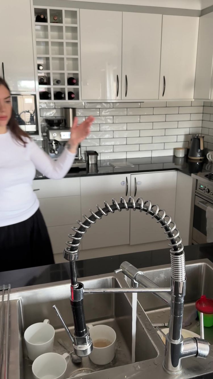 Aplikacije i digitalne usluge Video od Kayla za Happyo