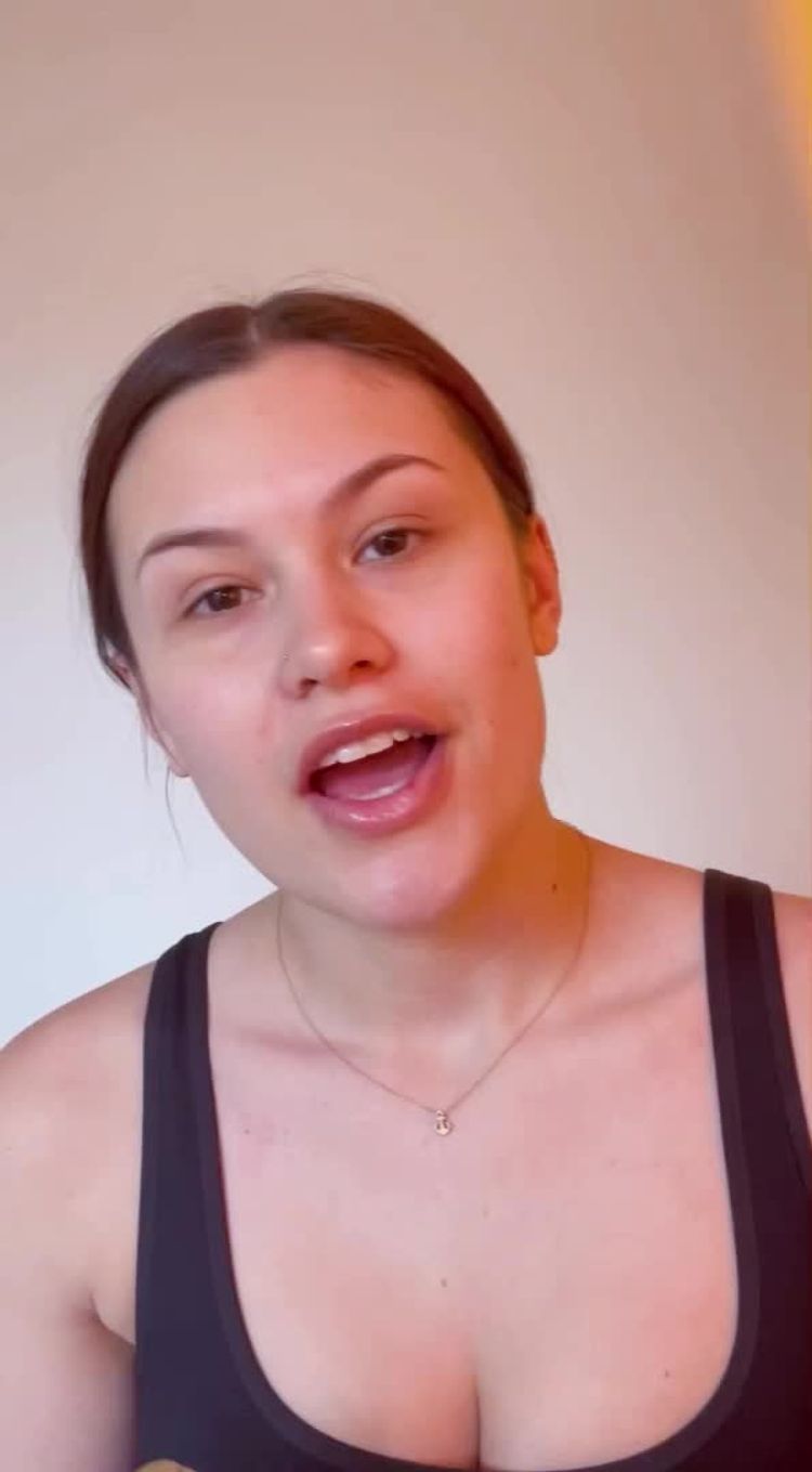 Cosmetics Video of Karsen for Pili Ani