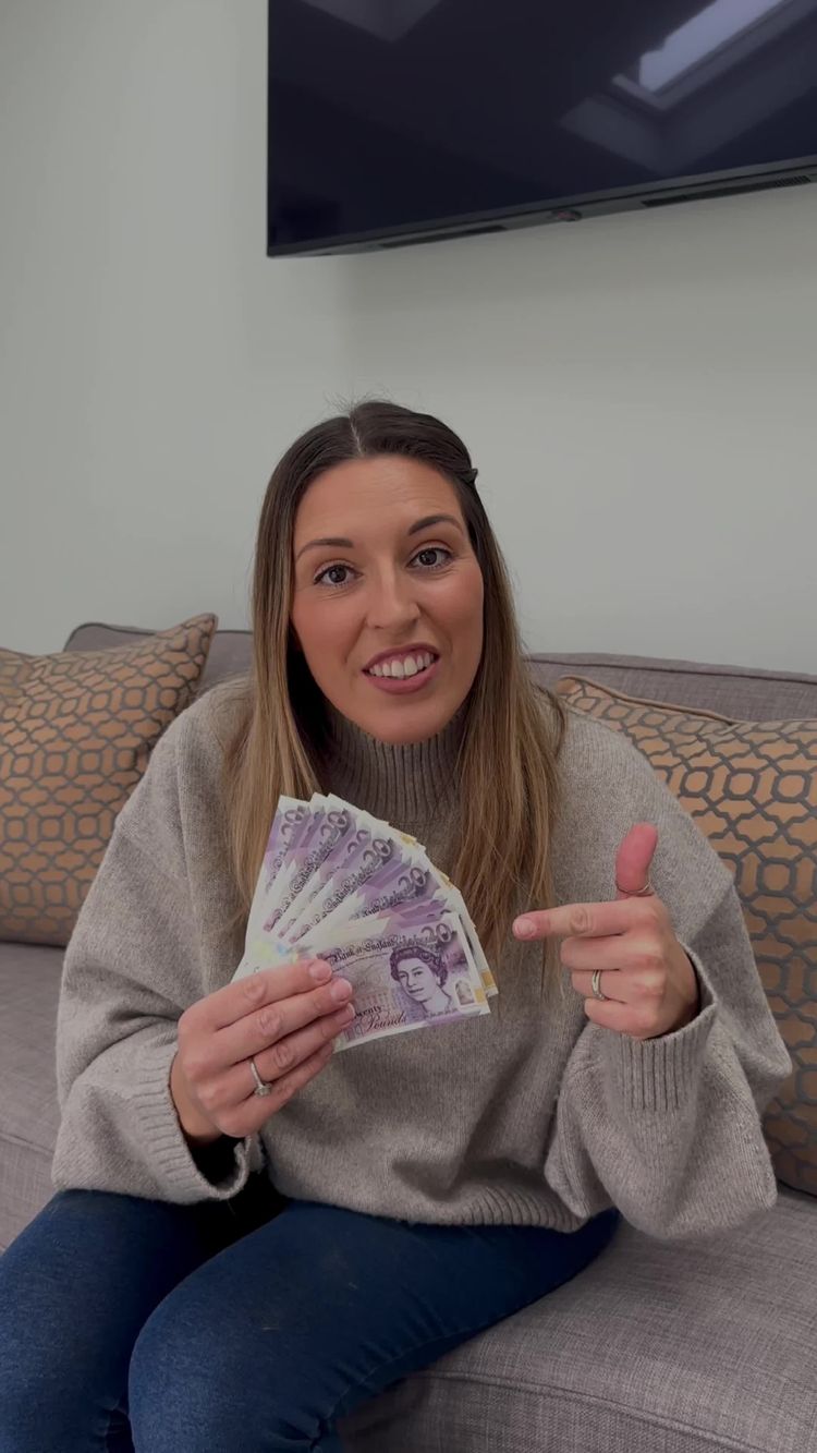 Aplikacje i usługi cyfrowe Wideo Karlie dla Cash4Gold-Now