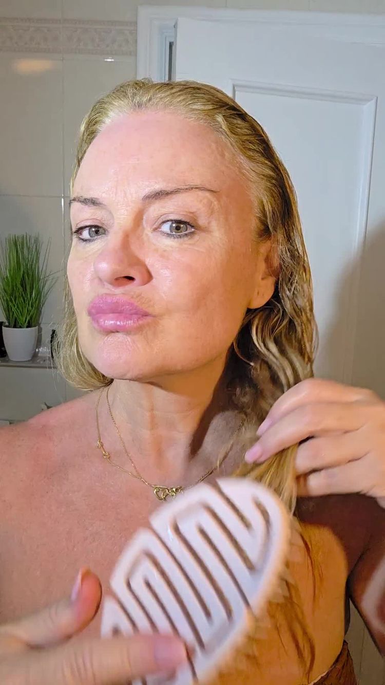 Skincare Video of Josefina for MOERIE