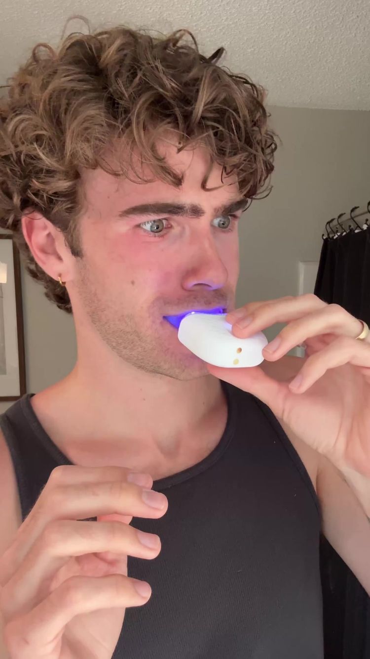 Skincare Video of Devin for Scandinaviansmiles