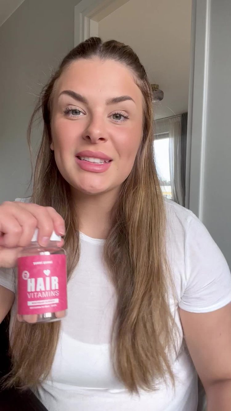 Skincare Video of Izabell for Yummi Haircare