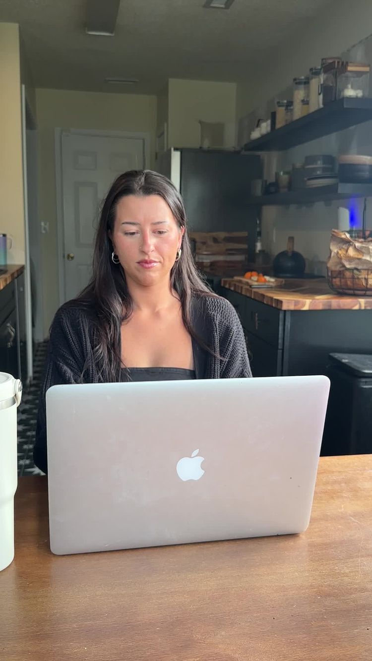 Apper & Digitale Tjenester Video av Samantha  for Happyo