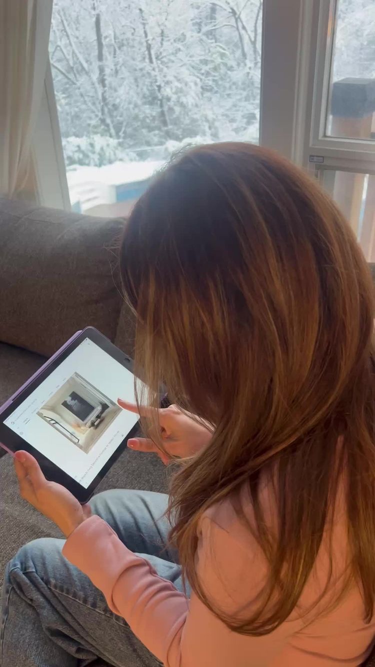 Biens de Consommation Vidéo de Mariam pour Crib of Art