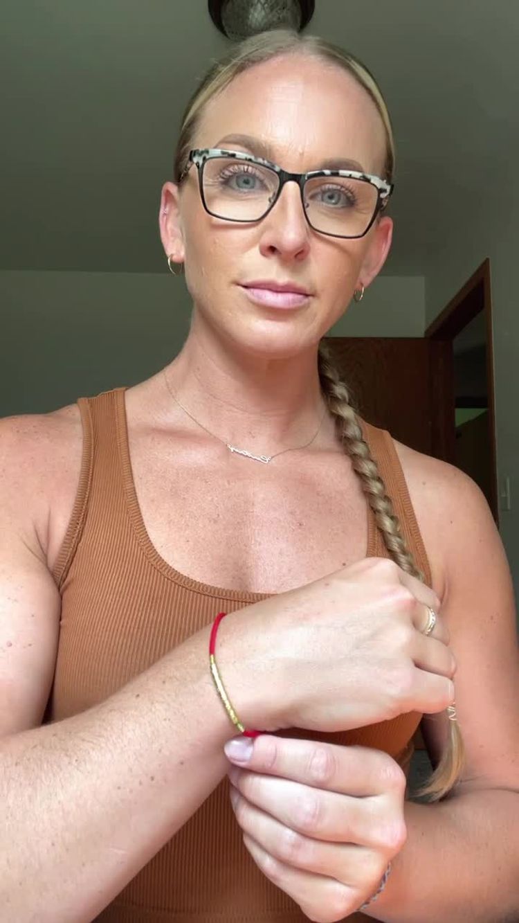 Accessories Video of Courtney for Buddha & Karma
