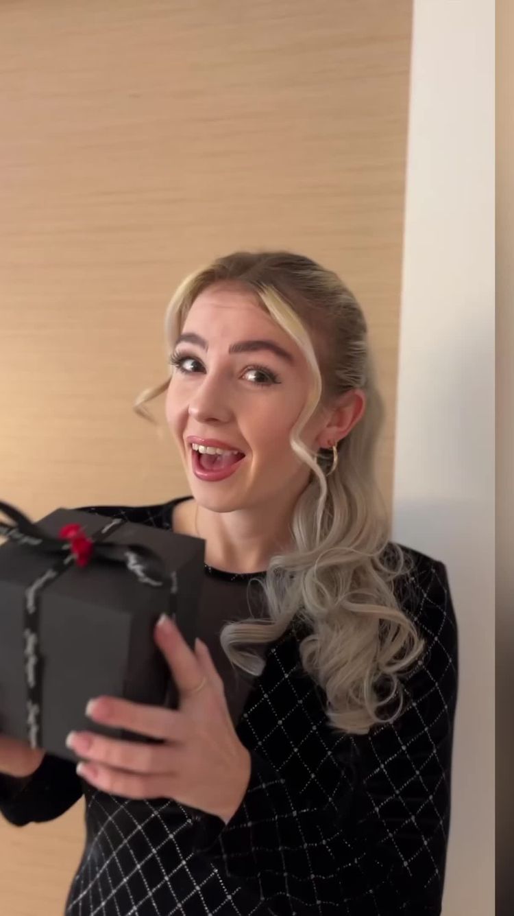 Accessories Video of Julia for Nuelle Diamonds