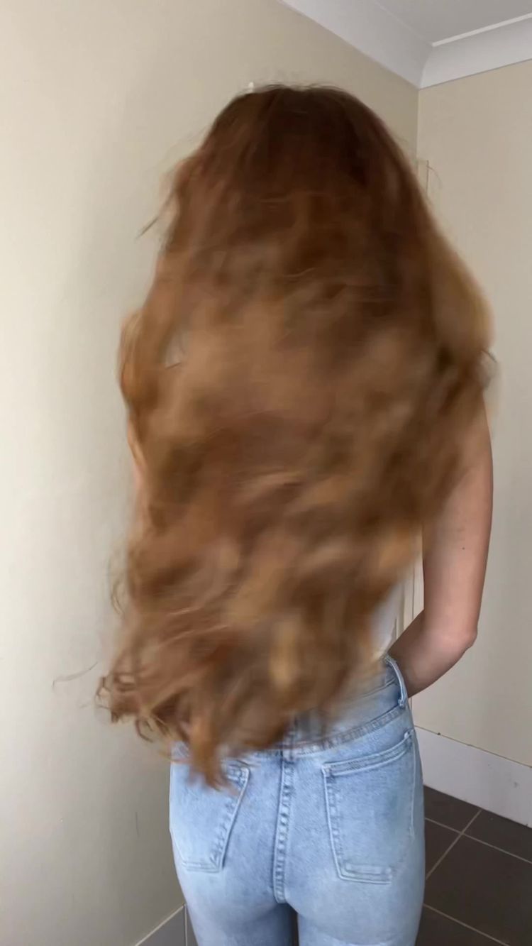 Cosmetici Video di Mia per Stefan Hair Fashions