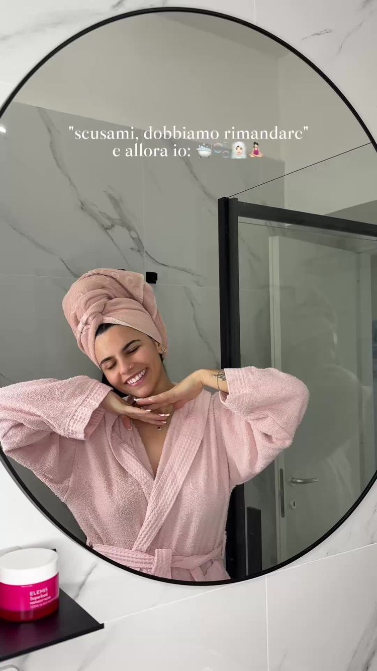 Video di Lucrezia