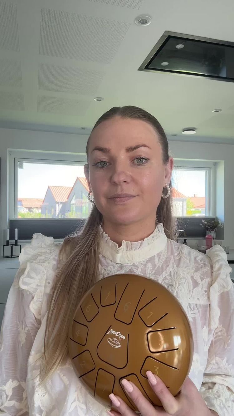 Konsumtionsvaror Video av Almina för ZenaDrum