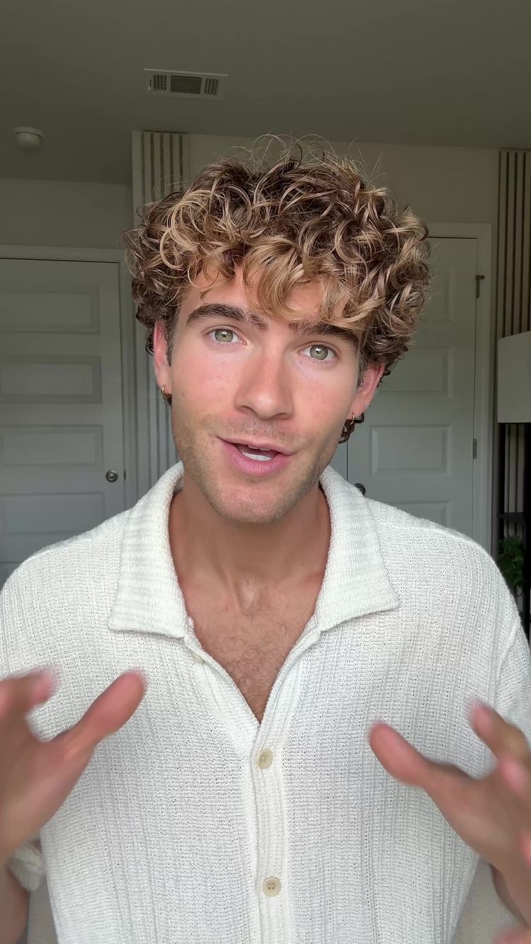 Apps & Digital Services Video of Devin for Qonto