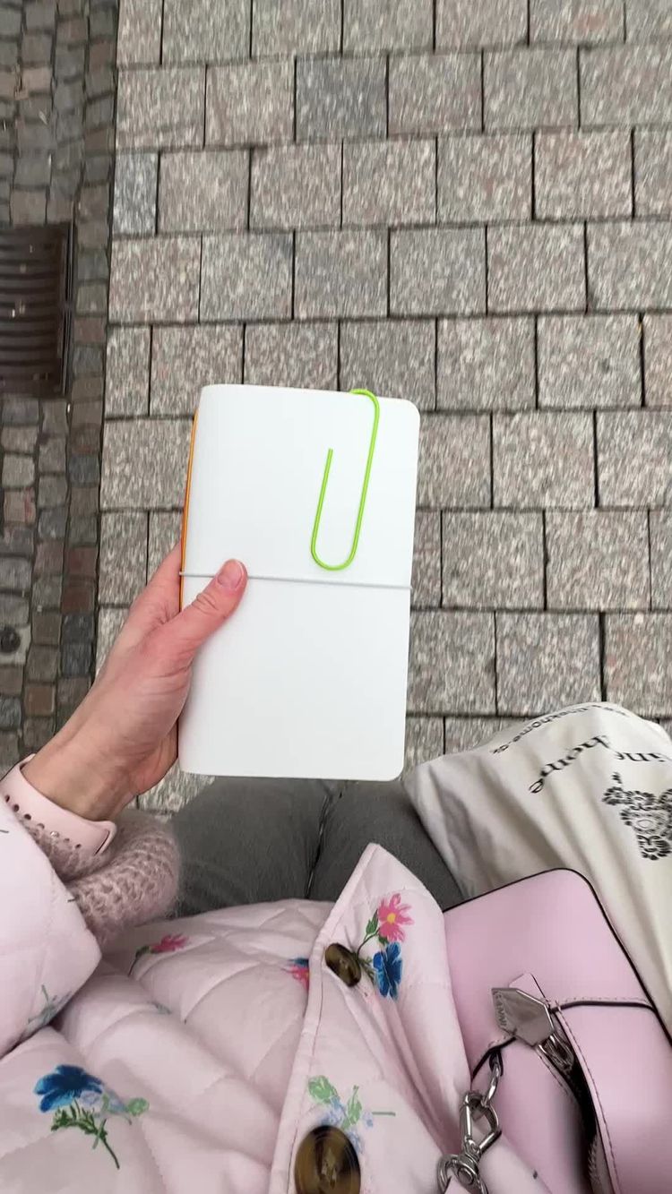 Consumer Goods Video of Amalie for mishmash