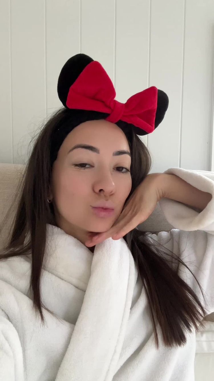 Skincare Video of Sarah for Peachaboo