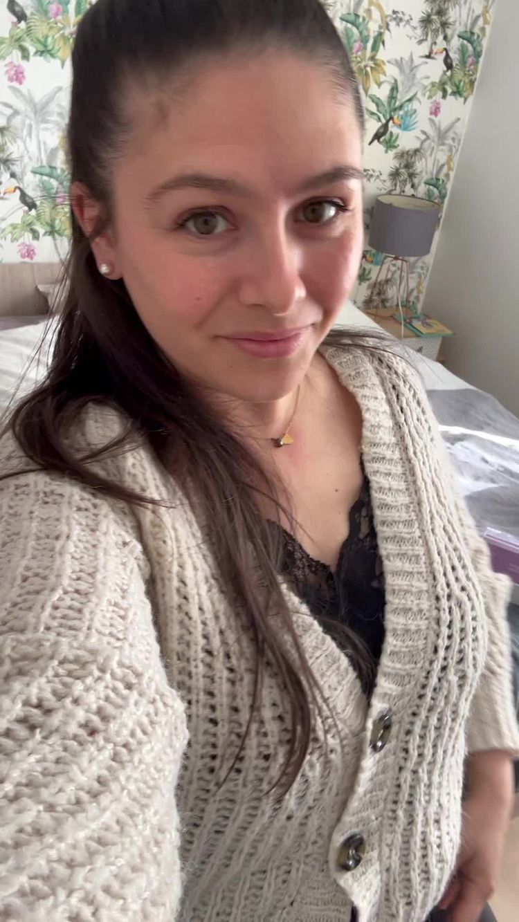 Hälsa Video av Aurore för Lunaa