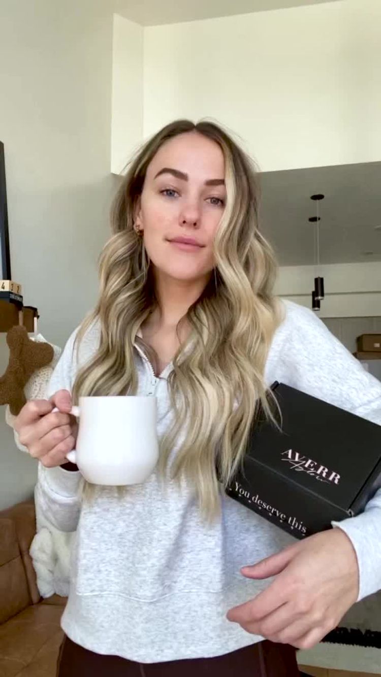 Kosmetik Video af Sarah for Averr Aglow