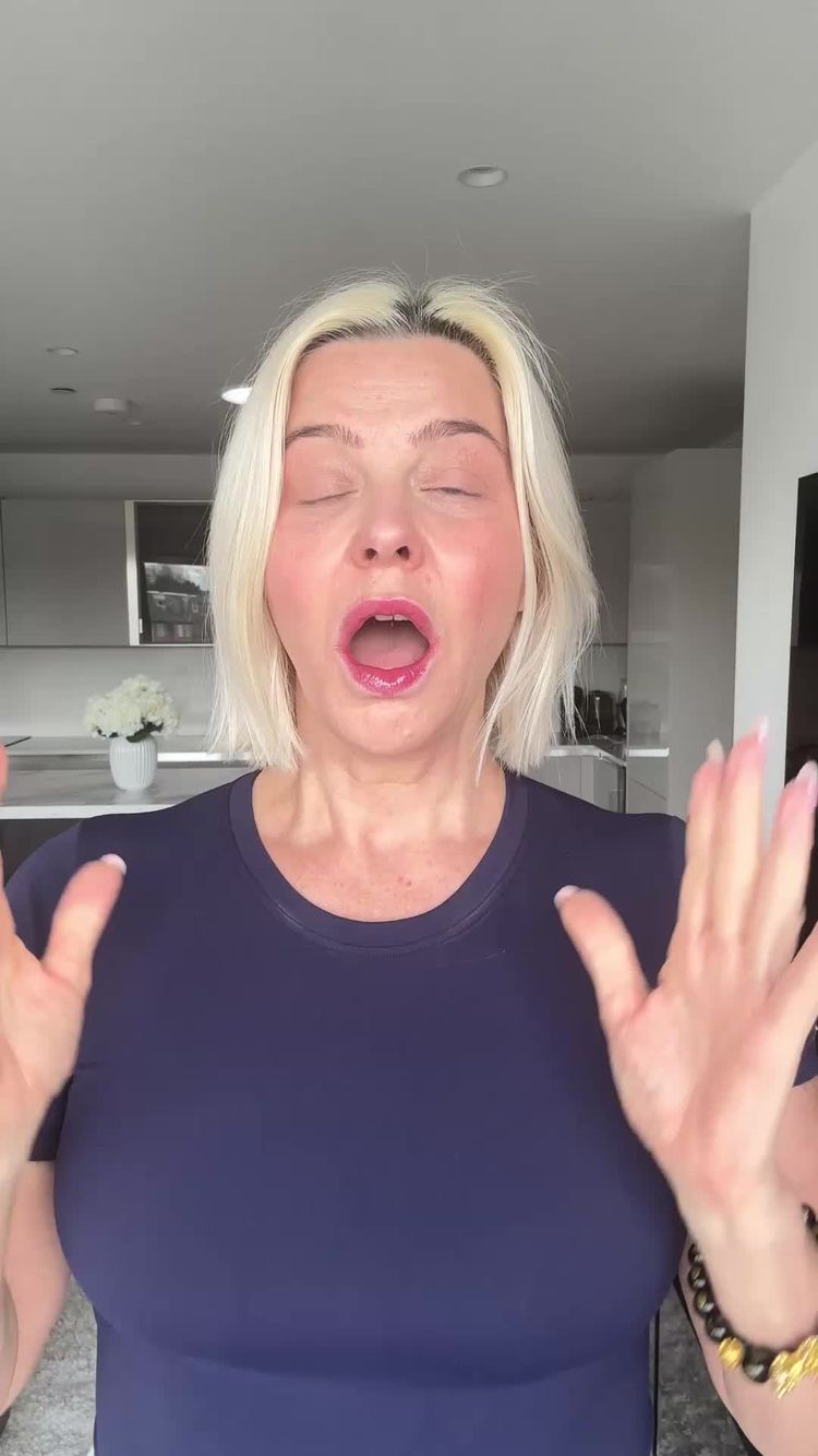 Skincare Video of Arlette for Scandinaviansmiles