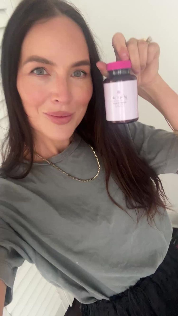 Video av Holly för Hormify