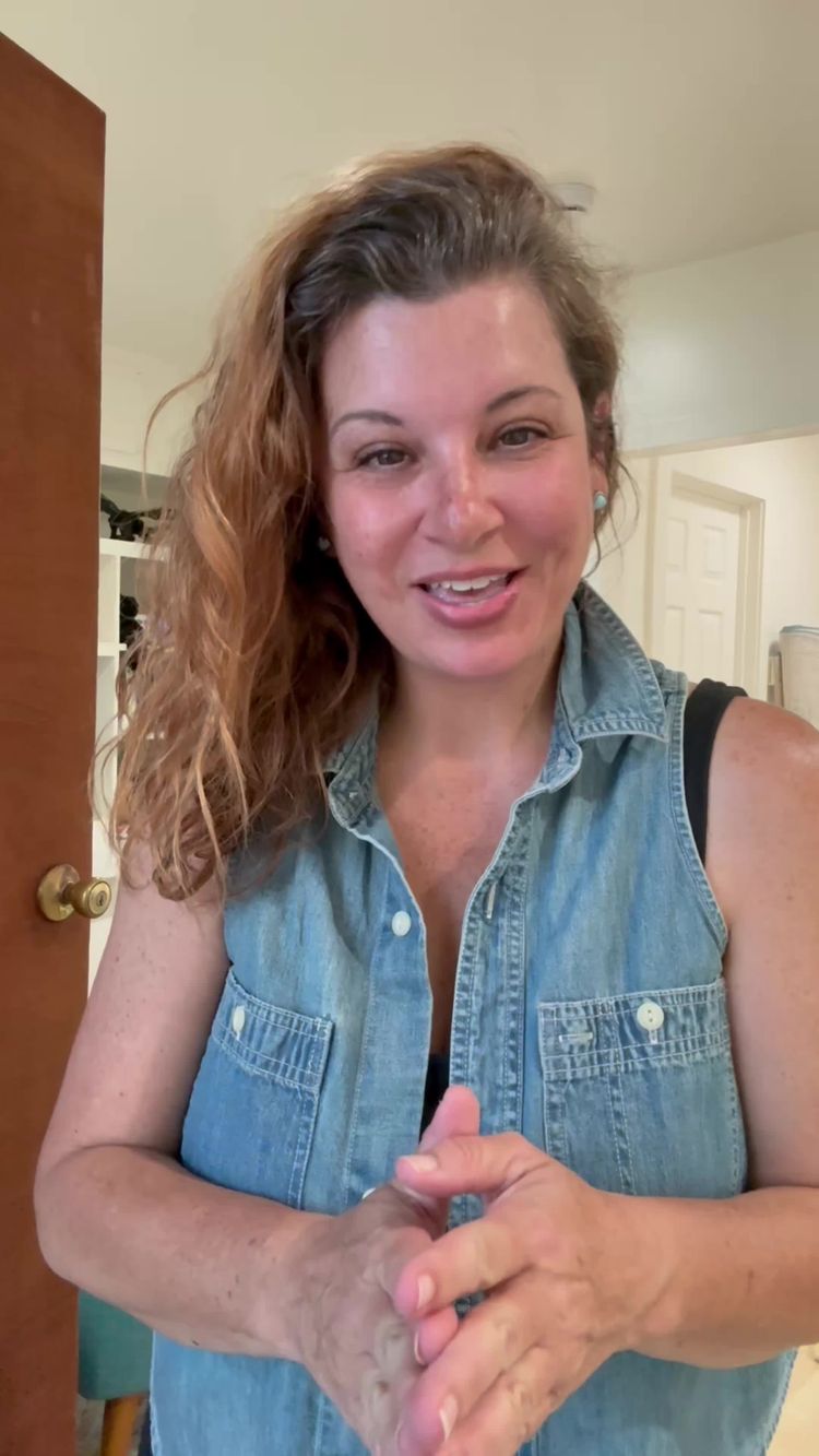 Accessories Video of Kristie for Catholight