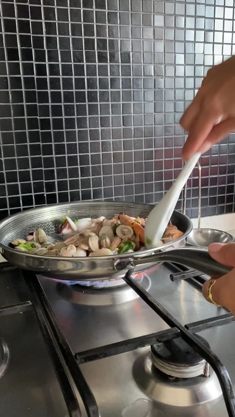Food Video of Sara for ONYX Cookware