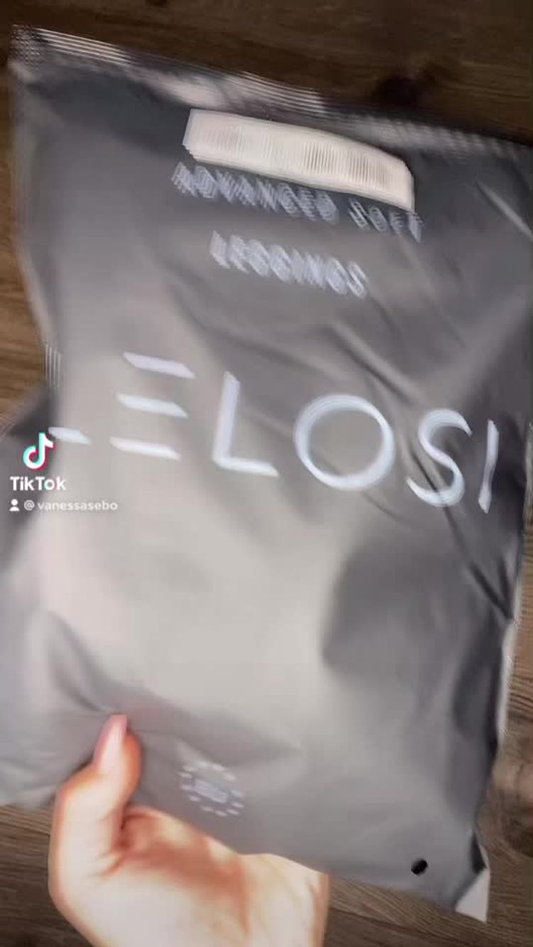 Fashion Video of Vanessa for LELOSI